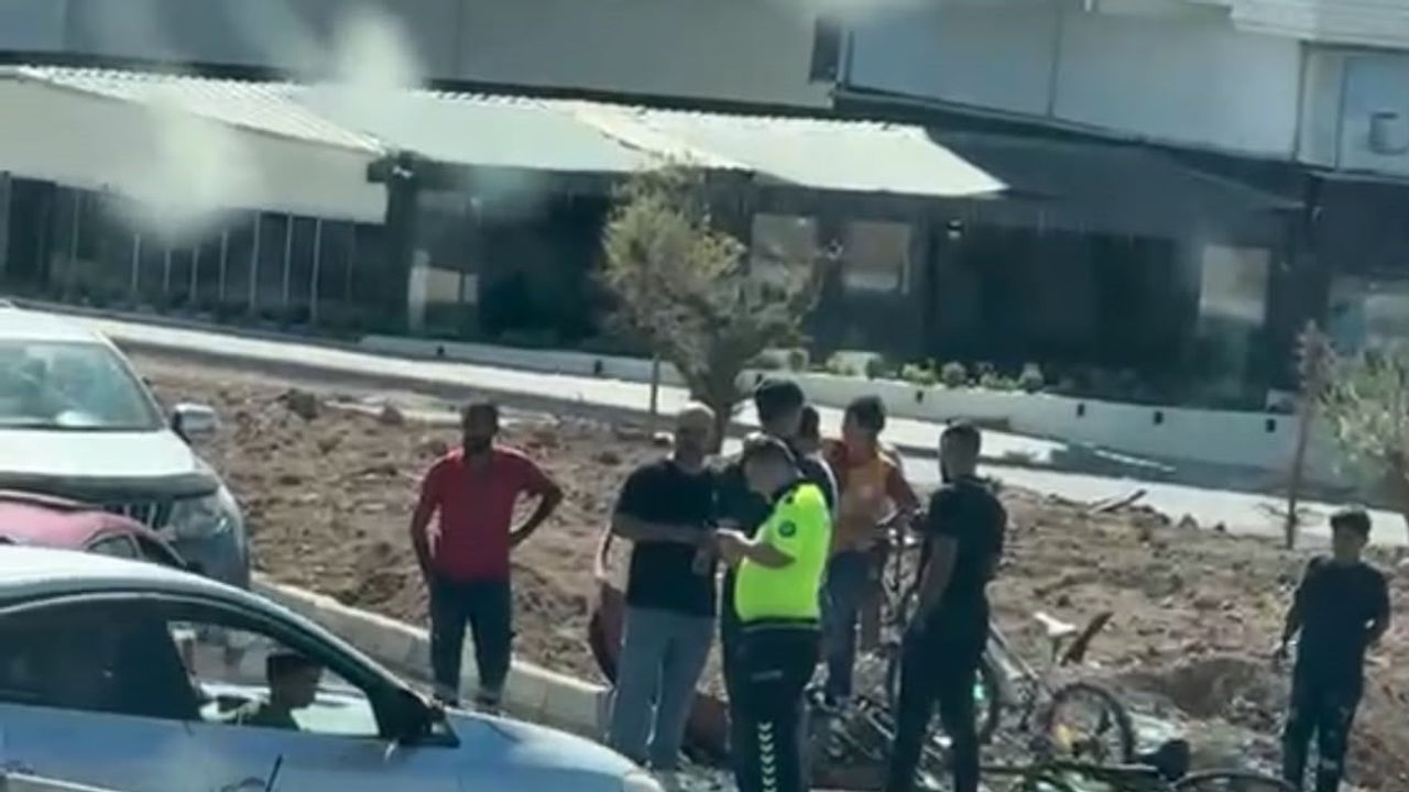 Çöplük kavşağında kaza: Yeni Siirt çevre yolunda bisikletliler yaralandı