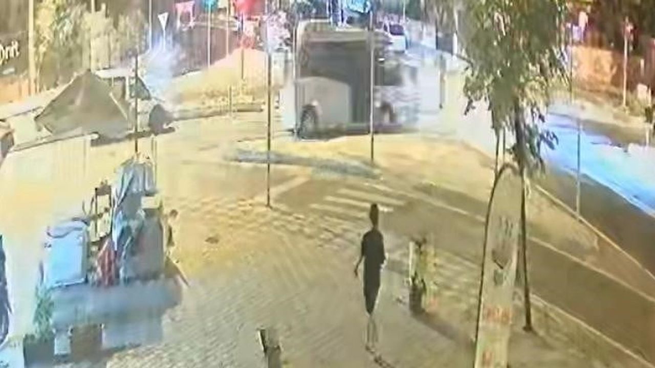 Çorlu'da ışık ihlali şüphesiyle minibüsle çarpışan motosiklet sürücüsünün ehliyetine el konuldu