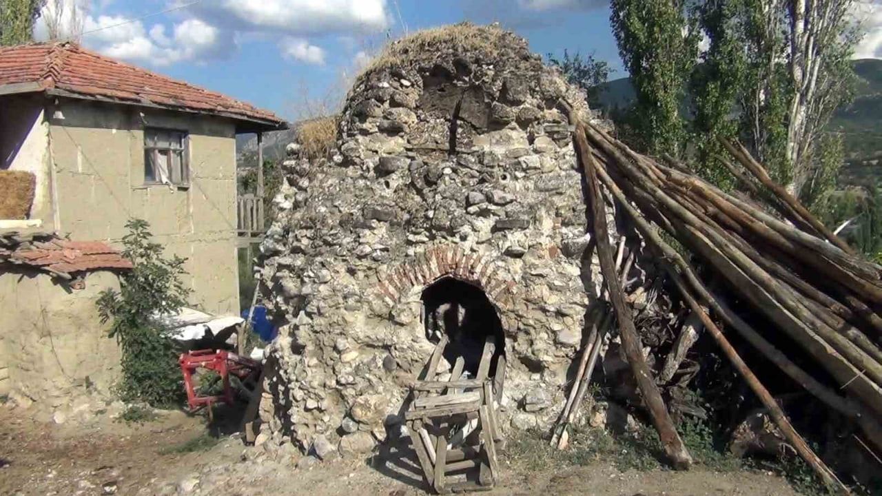 Çorum'da İbek köyünün hamamı zamana direniyor: restorasyon çağrısı