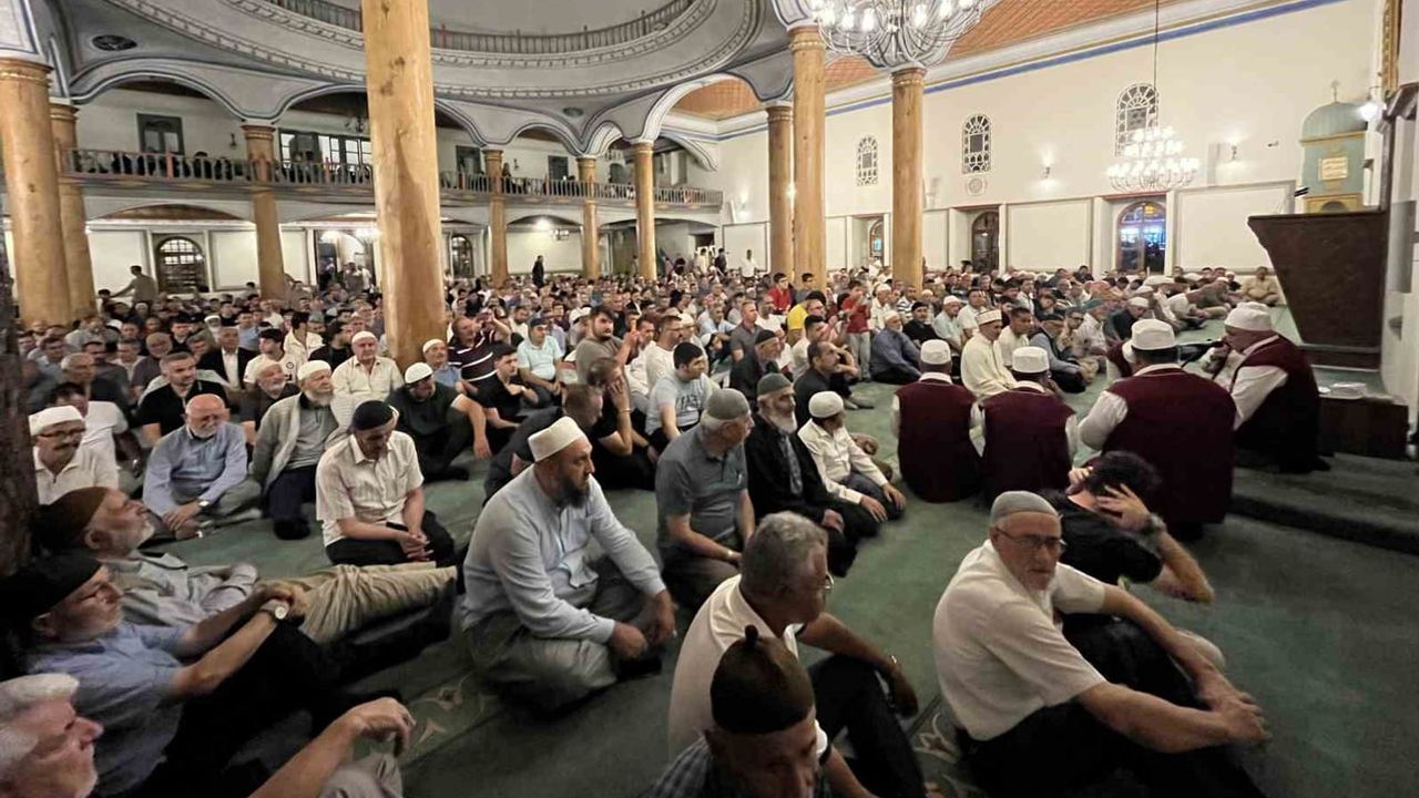 Çorum'da mevlid coşkusu camileri doldurdu