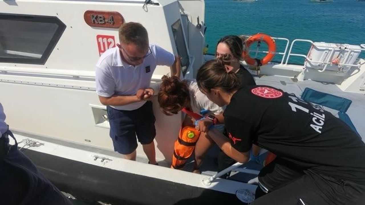 Cumburlop koyu'nda yaralı için deniz operasyonu: kişi emniyetle tahliye edildi