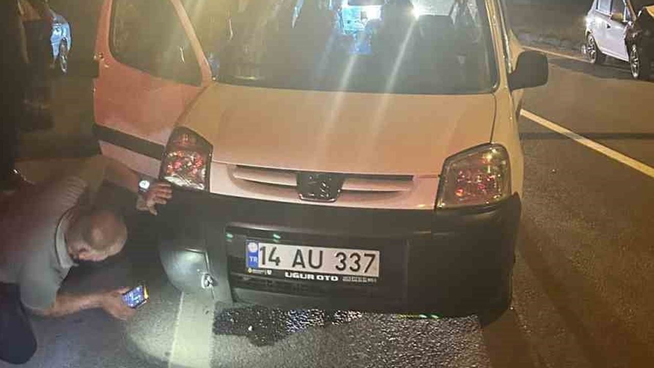 D-100 Çaydurt mevkisinde iki araç çarpıştı: iki yaralı