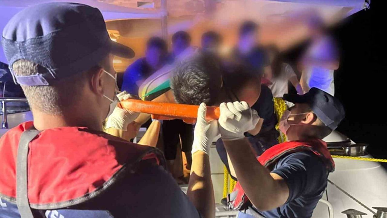 Dalaman açıklarında sağlık müdahalesi: Sahil Güvenlik tıbbi tahliye gerçekleştirdi