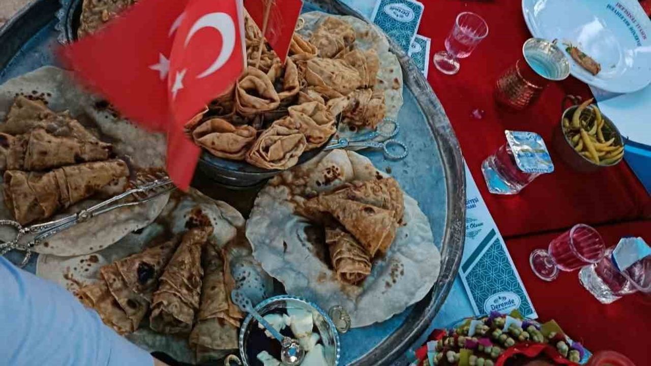 Darende'de yağmurda sunulan yöresel lezzetler yarıştı
