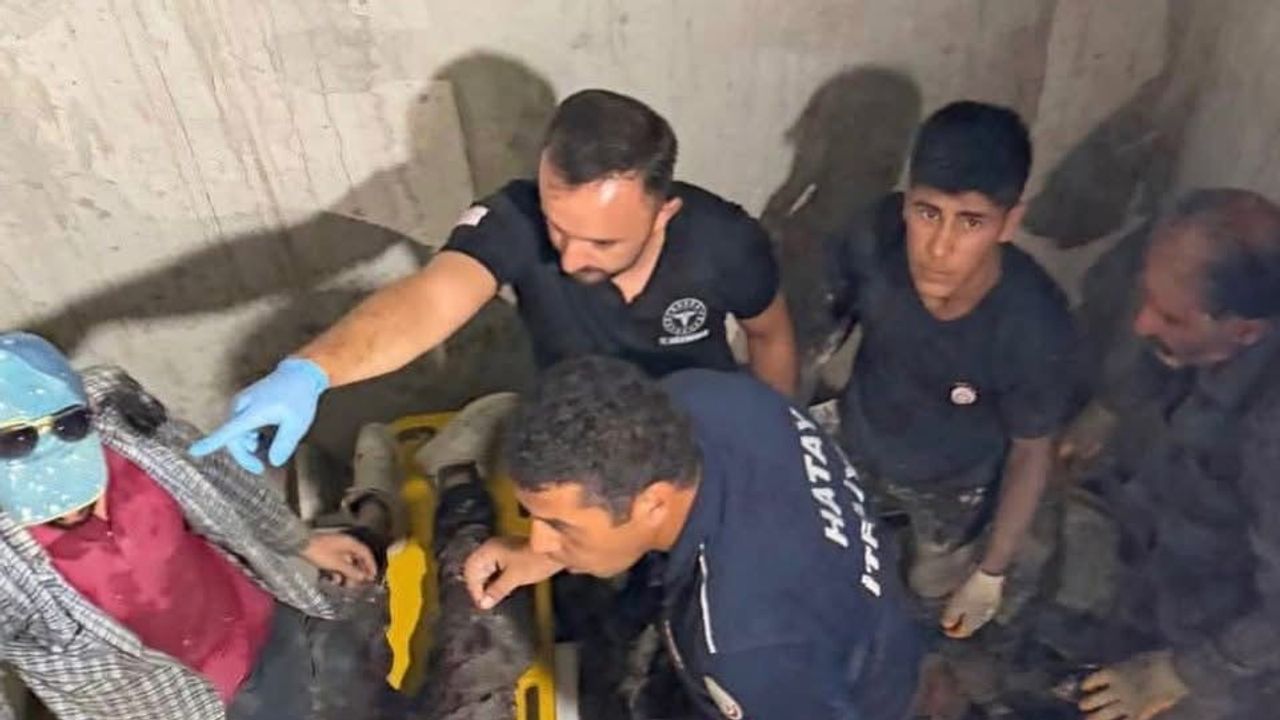 Defne'de yapım alanında düşen işçi itfaiyenin müdahalesiyle kurtarıldı