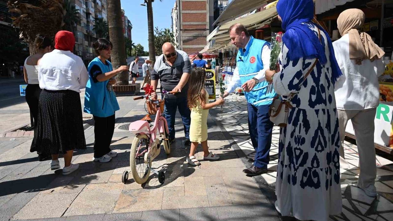 Denizli'de 571 gülle mevlid kandilinde güzel ahlak vurgusu