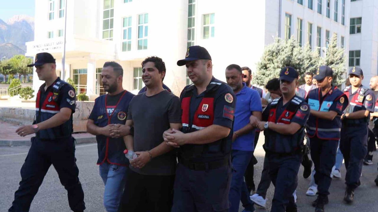 Denizli'de ıssız yerde soyup tehdit ettikleri iddia edilen 7 kişi tutuklandı