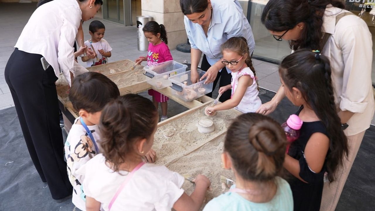 Denizli'de minikler bilimle, tarihle ve trafikle tanıştı
