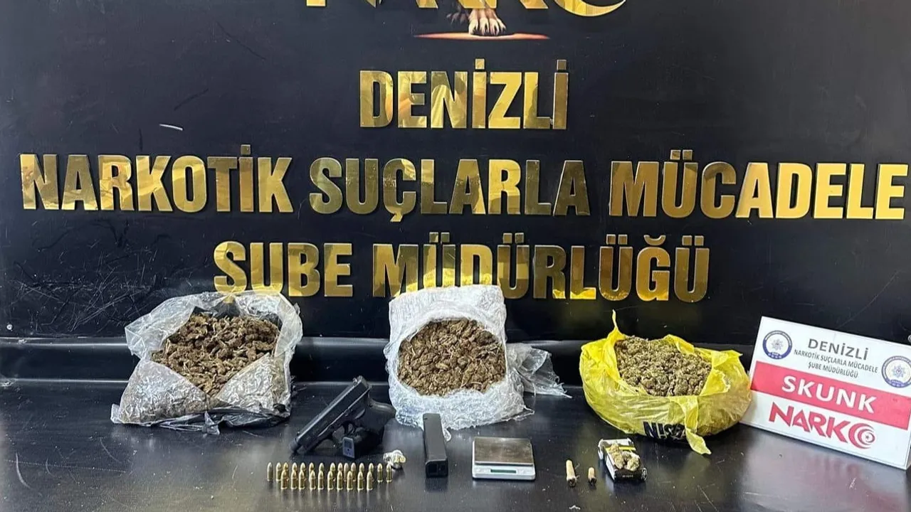 Denizli'de takibin sonunda 3 kilo 25 gram skunk ele geçirildi