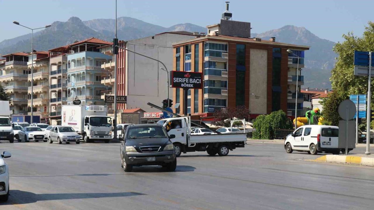 Denizli'de yasak u dönüşleri Ulus kavşağını tehlikeye atıyor