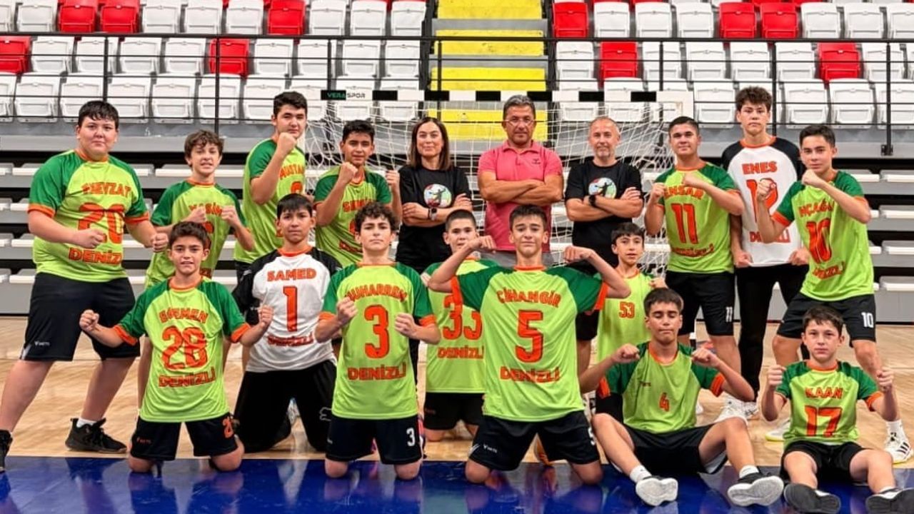 Denizli karması genç hentbolda Türkiye'nin zirvesine çıktı