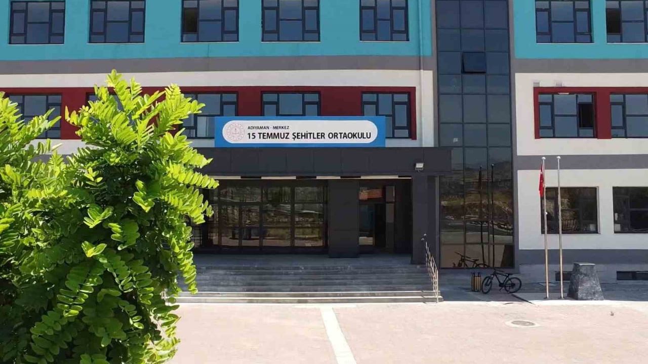Deprem sonrası azalan derslik sayısı yeni okullarla aşıldı