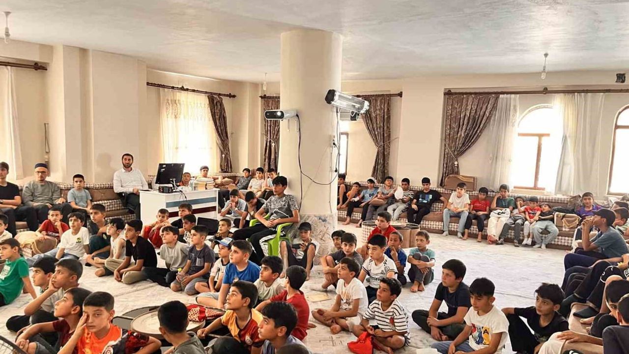 Dicle’de gençlik merkezi sineması: Kur’an kursu öğrencileri 'Ashab-ı Uhdud'le buluştu