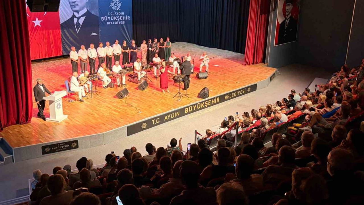 Didim'de nostalji gecesi: şarkılar geçidiyle geçmişe yolculuk