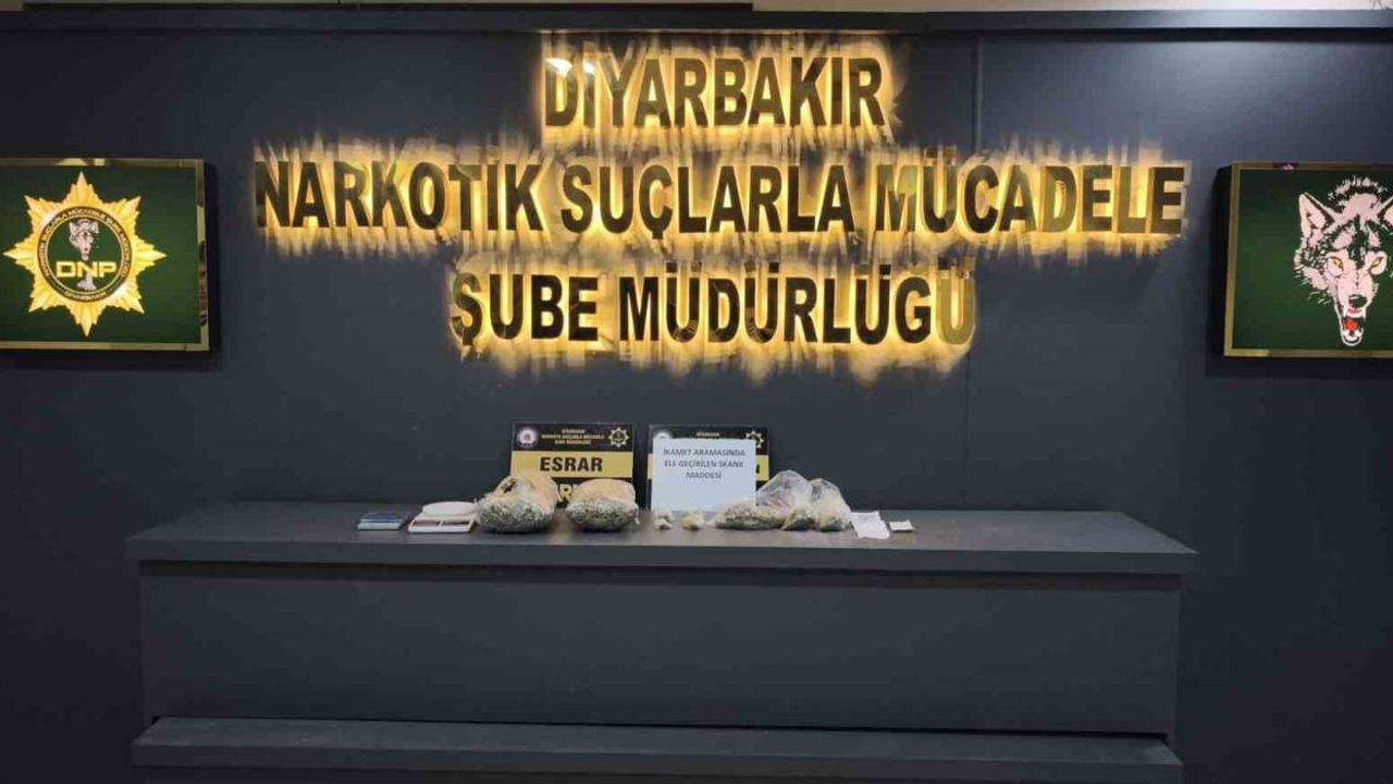 Diyarbakır'da araç ve iki ikamette kapsamlı uyuşturucu operasyonu