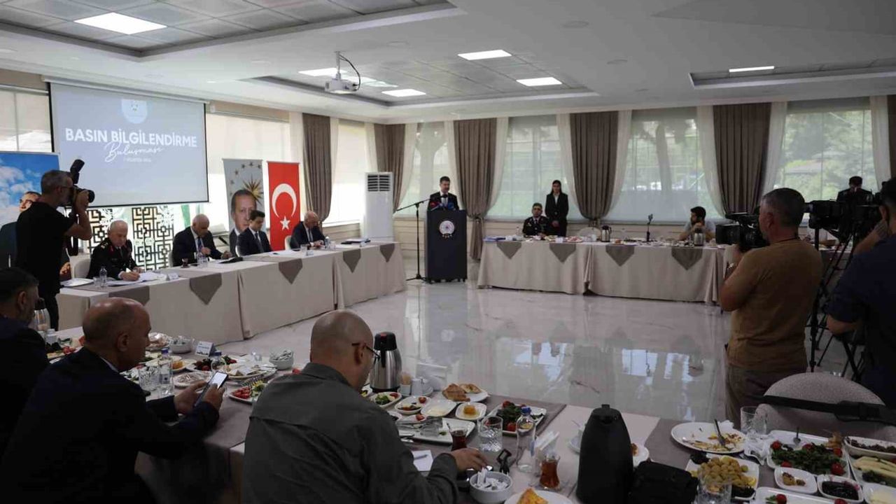Diyarbakır'da güvenlik mesajı: zehir tacirlerinin köküne inilecek