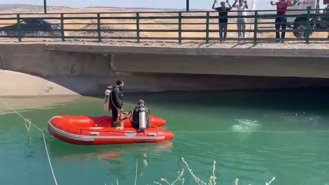 Diyarbakır'da sulama kanalına uçan otomobilden 4 kişi sağ kurtarıldı