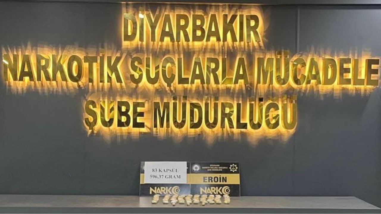 Diyarbakır’da yurt dışından getirildiği değerlendirilen 83 kapsül eroin iç beden muayenesinde bulundu