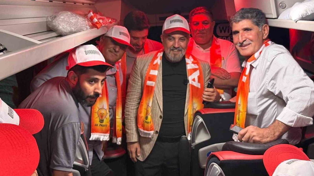 Diyarbakır'dan Ankara'ya otobüs konvoyu: AK Parti 25. yıl buluşması için yola çıkıldı
