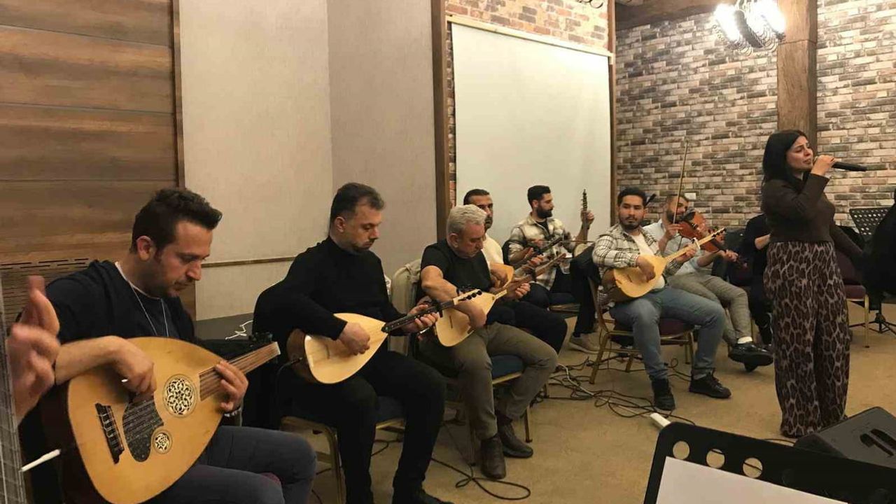 Diyarbakır sanat ve musiki derneği çok dilli korolara yeni sesler arıyor