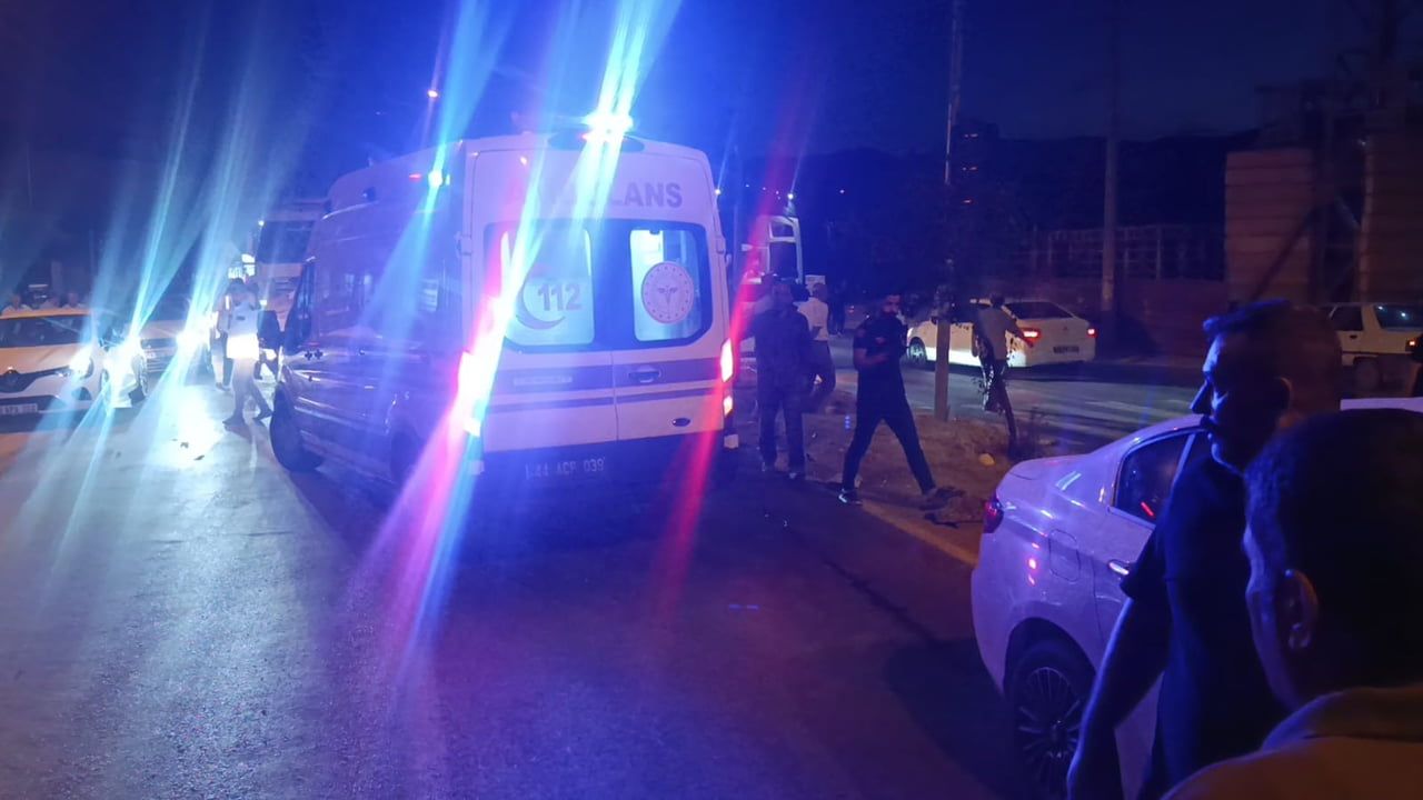 Doğanşehir’de iki otomobil çarpıştı: bir kişi yaralandı