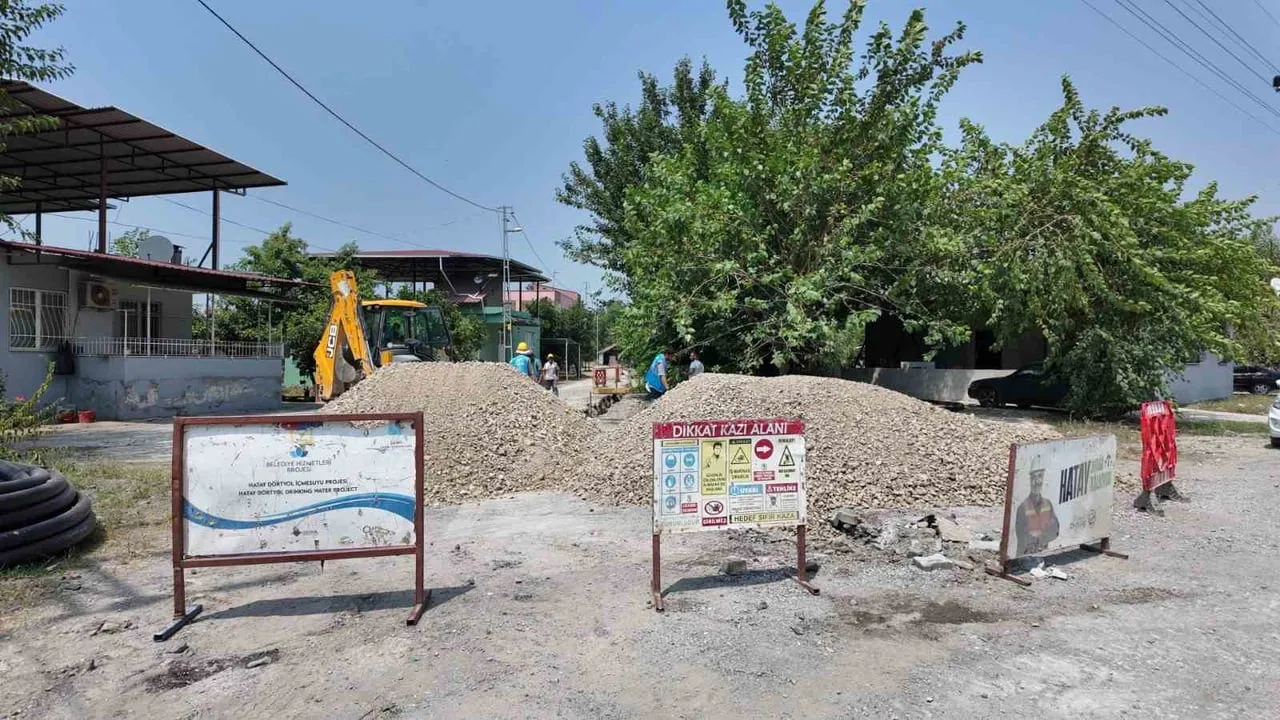 Dörtyol'da su şebekesi yenileniyor: 297 bin metre hat tamamlandı