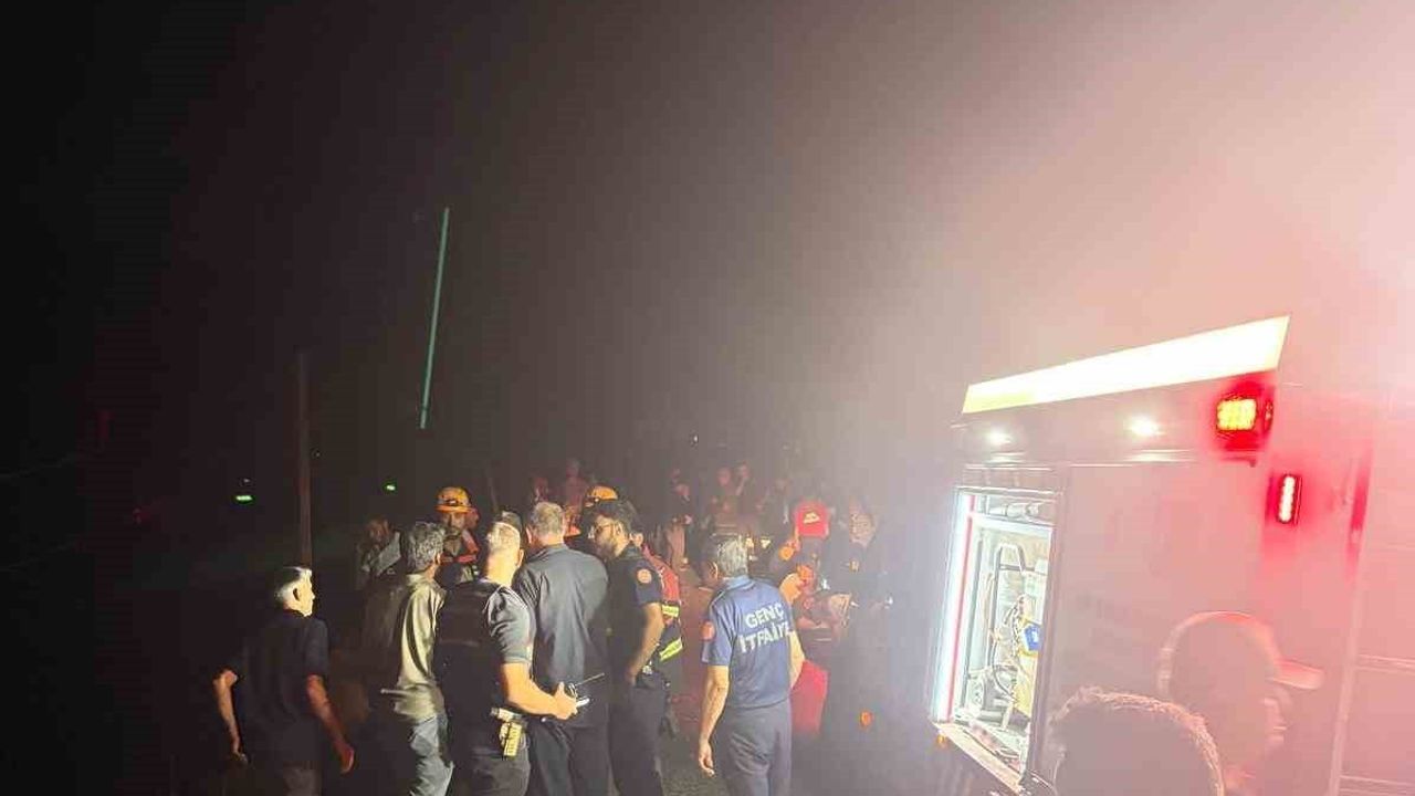 Düğün dönüşü gece yolculuğu acıyla bitti: Bingöl'de uçuruma yuvarlanan araçta 4 kişi hayatını kaybetti