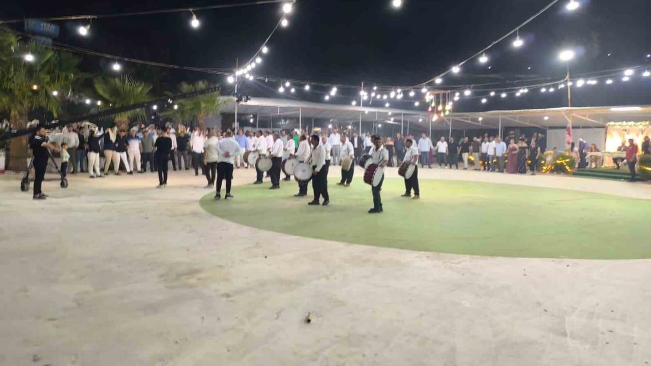 Düğün eğlencesi alevlerle kesildi: çatıya sıçrayan yangın söndürüldü