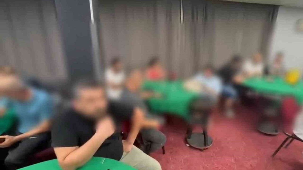 Düğün salonunun ardındaki gizli oda: Manisa'da kumar baskını