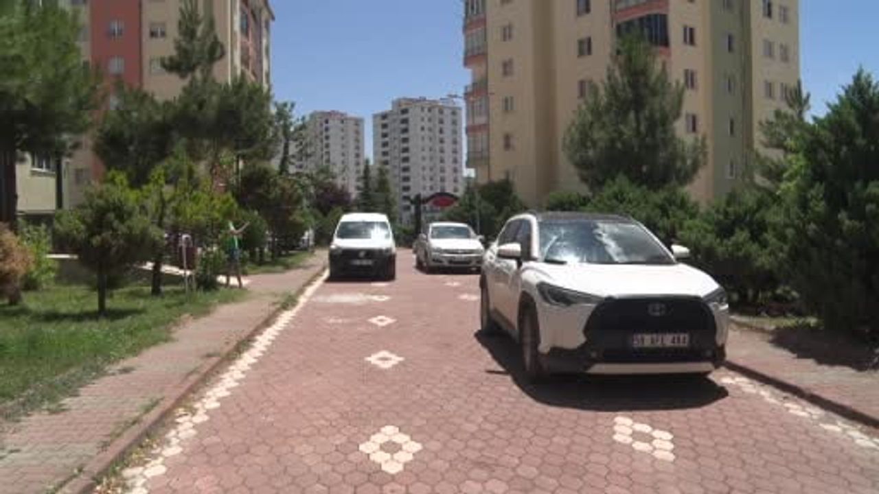Dükkanını araca taşıdı: Sivas'ta mobil oto yıkamayla müşterinin ayağına gidiyor