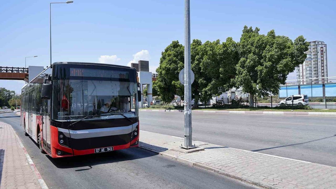 Durakta bekleyen yolcuyu almadan geçmek yasak: Antalya'da toplu taşımada net kural