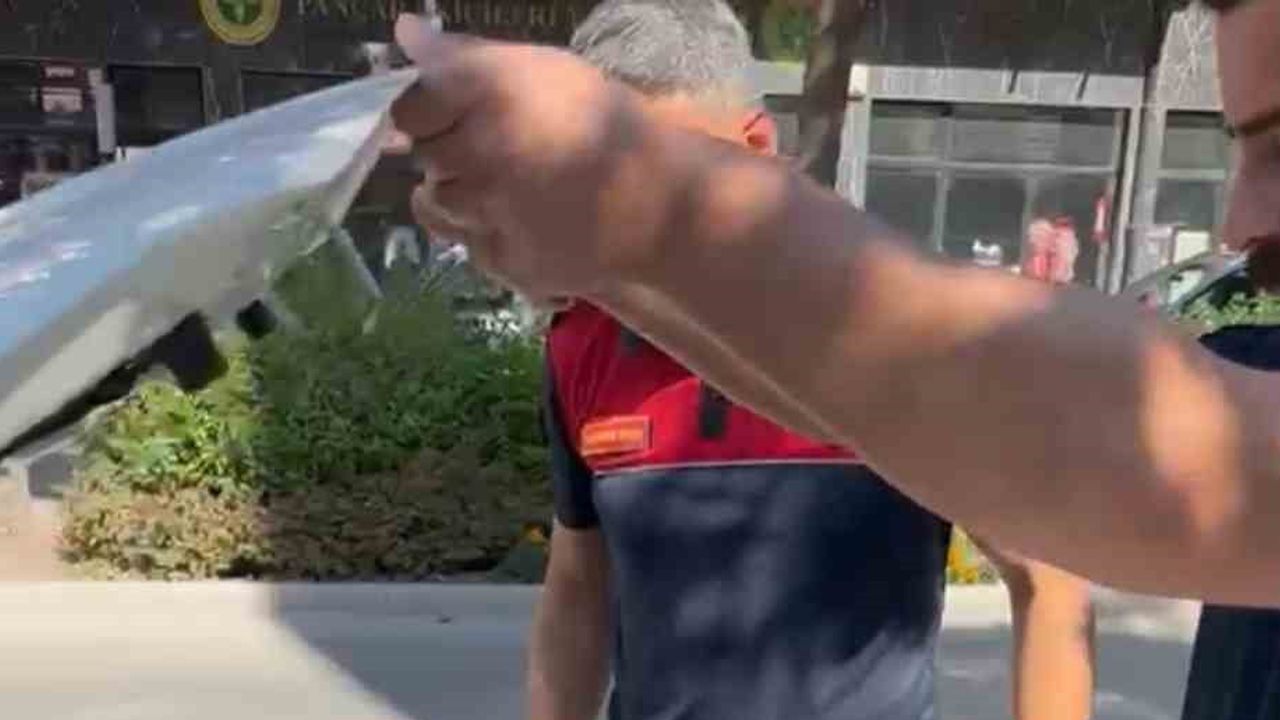 duyarlı not sayesinde motorun içindeki yavru kedi kurtarıldı