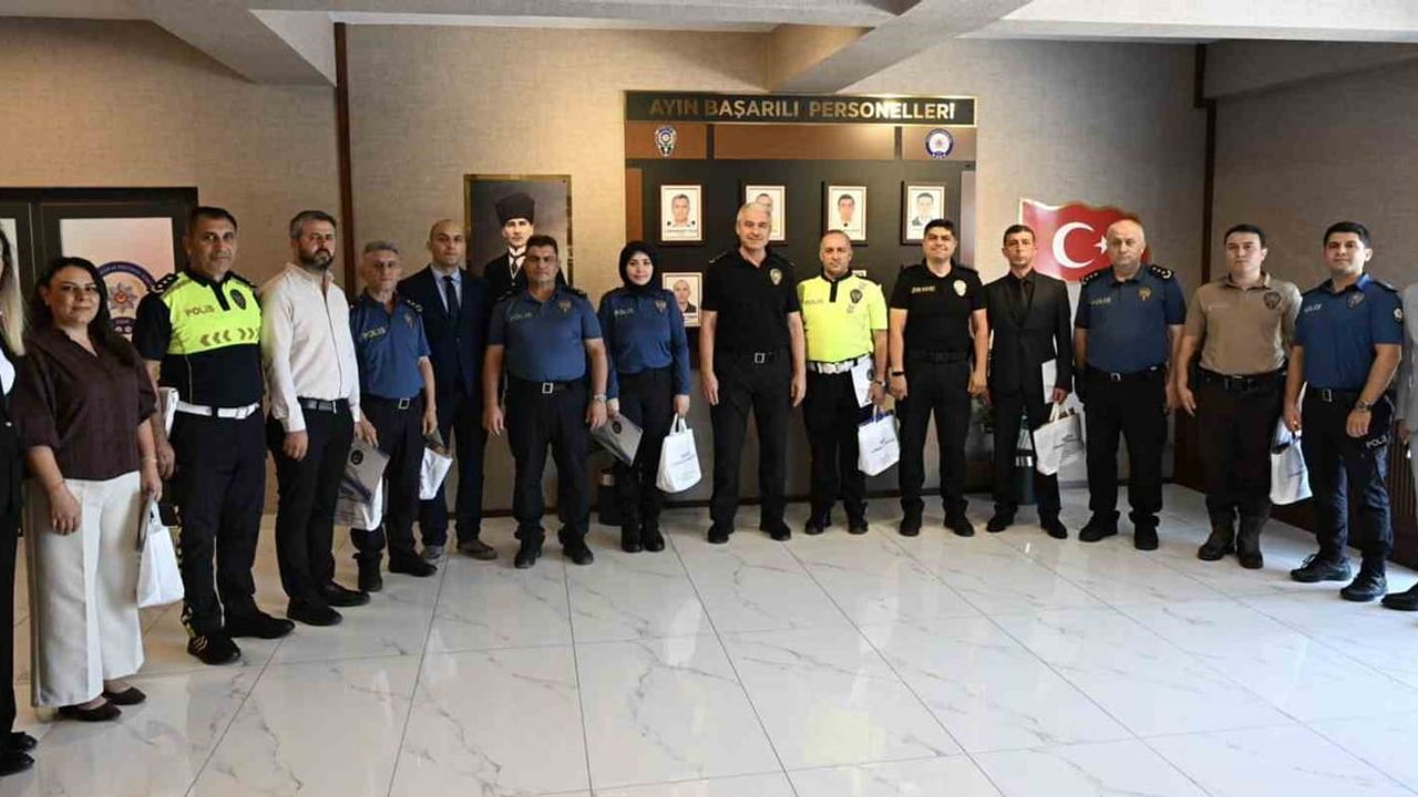 Düzce'de görevleriyle öne çıkan polisler ödüllendirildi