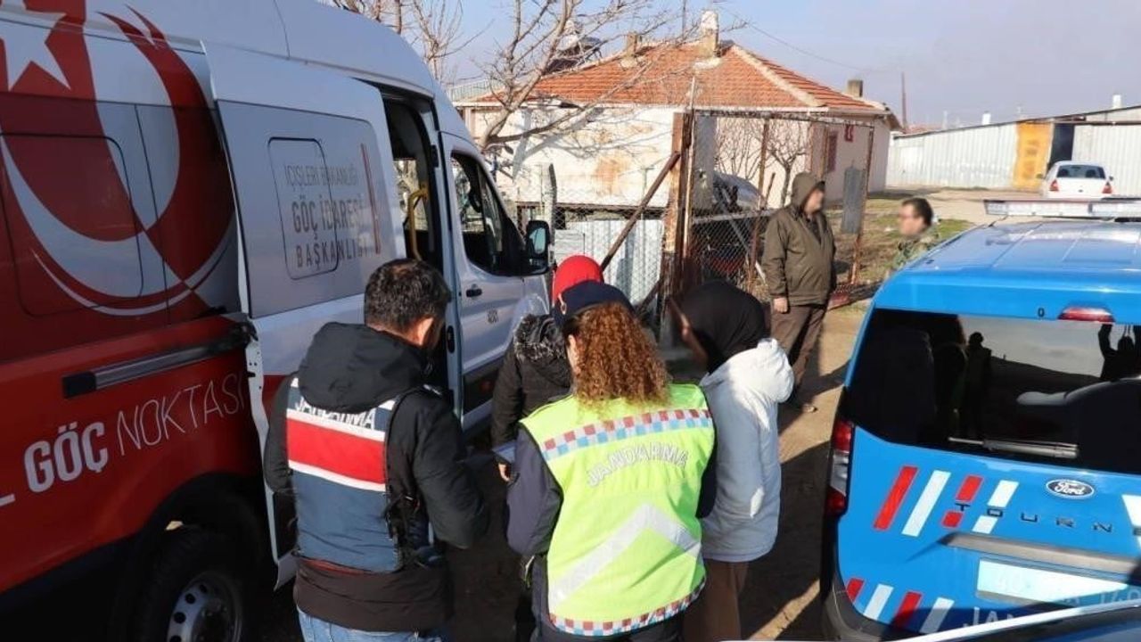 Düzce'de jandarma müdahalesi: 7 düzensiz göçmen yakalandı