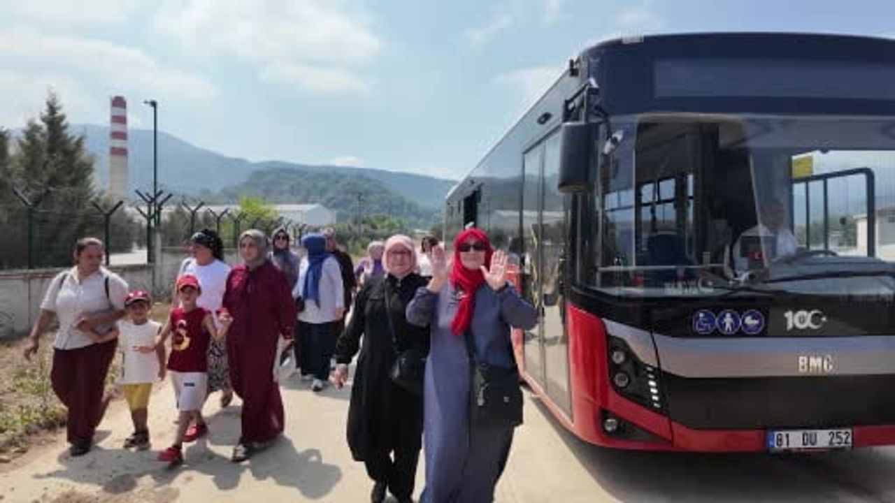 Düzce'de kadınlar projeleri yerinde inceleyip belediyeye tam not verdi