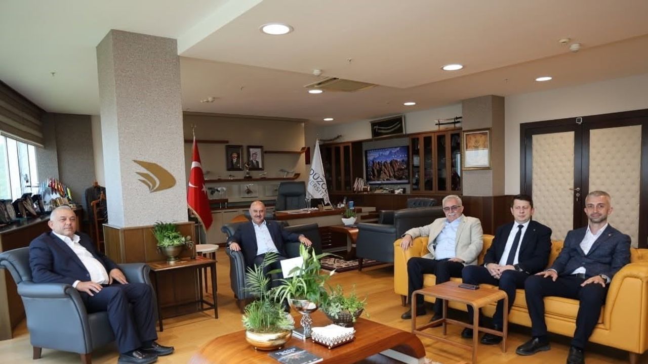 Düzce'de yeni döneme iyi dilekler: TSO'dan rektör Sözbir'e ziyaret
