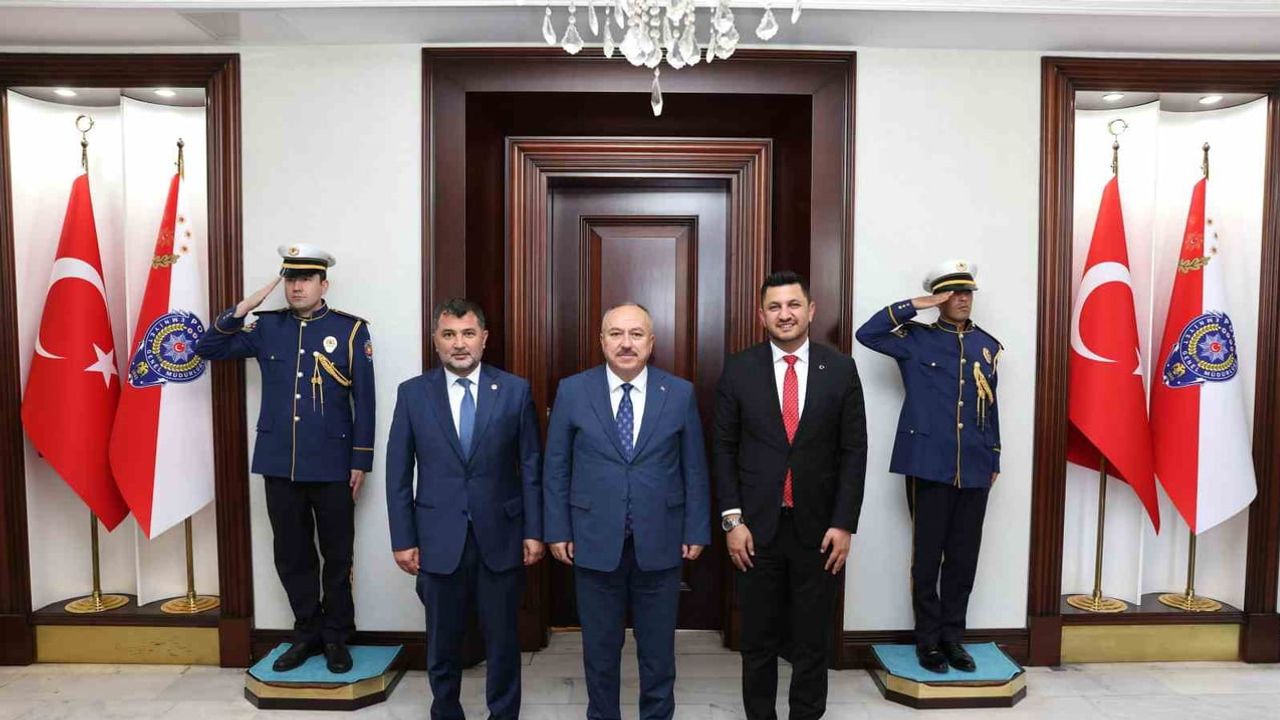 Düzce'nin eski valisiyle Ankara'da anlamlı buluşma