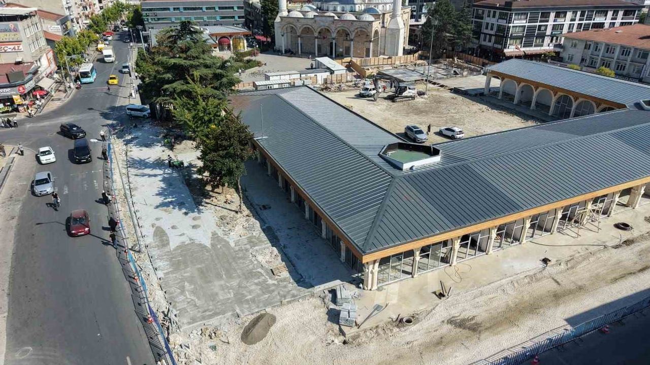Düzce'nin yeni cazibe merkezini şekillendiren Cedidiye Kent Meydanı