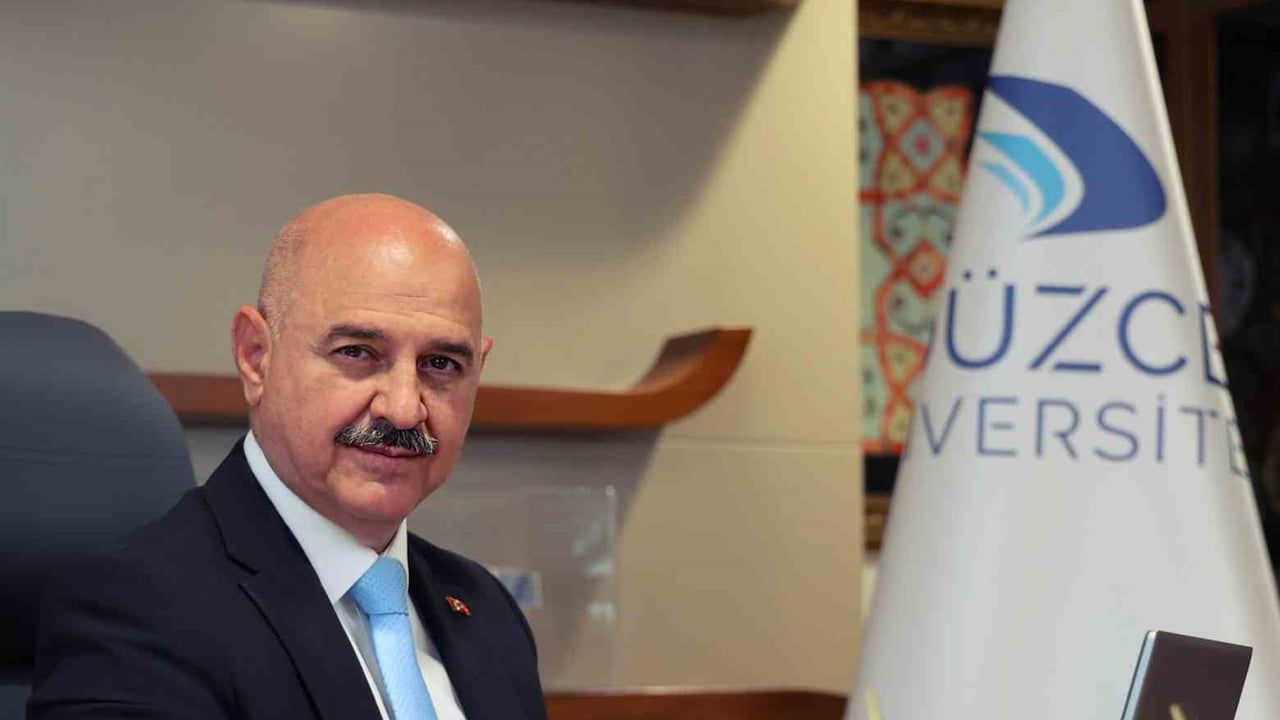 Düzce üniversitesi'nde yeni dönem: Nedim Sözbir yeniden rektör