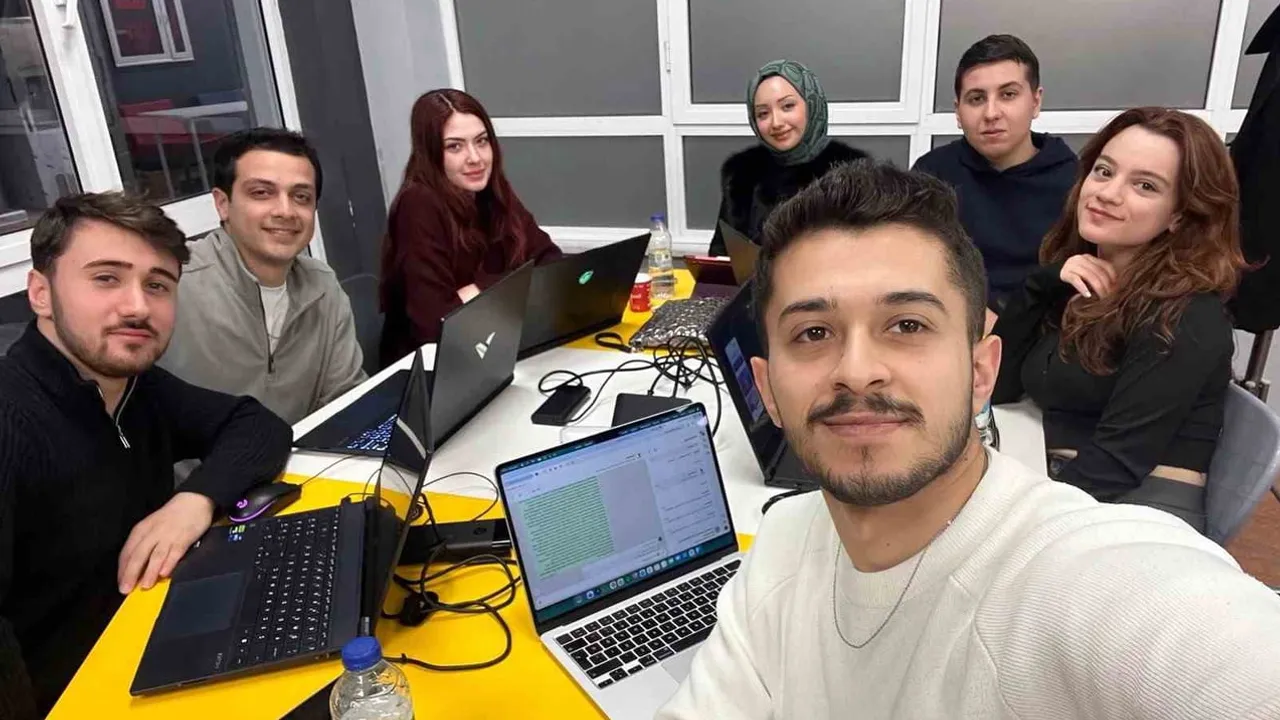 Düzce Üniversitesi'nin yapay zekâ destekli sınav asistanı Tested.io ile ulusal başarısı