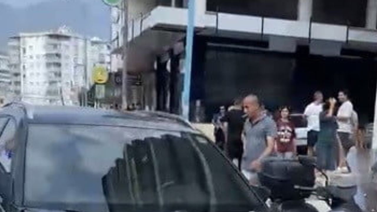 Düziçi Refik Cesur Bulvarı'nda çarpışma: iki kişi yaralandı