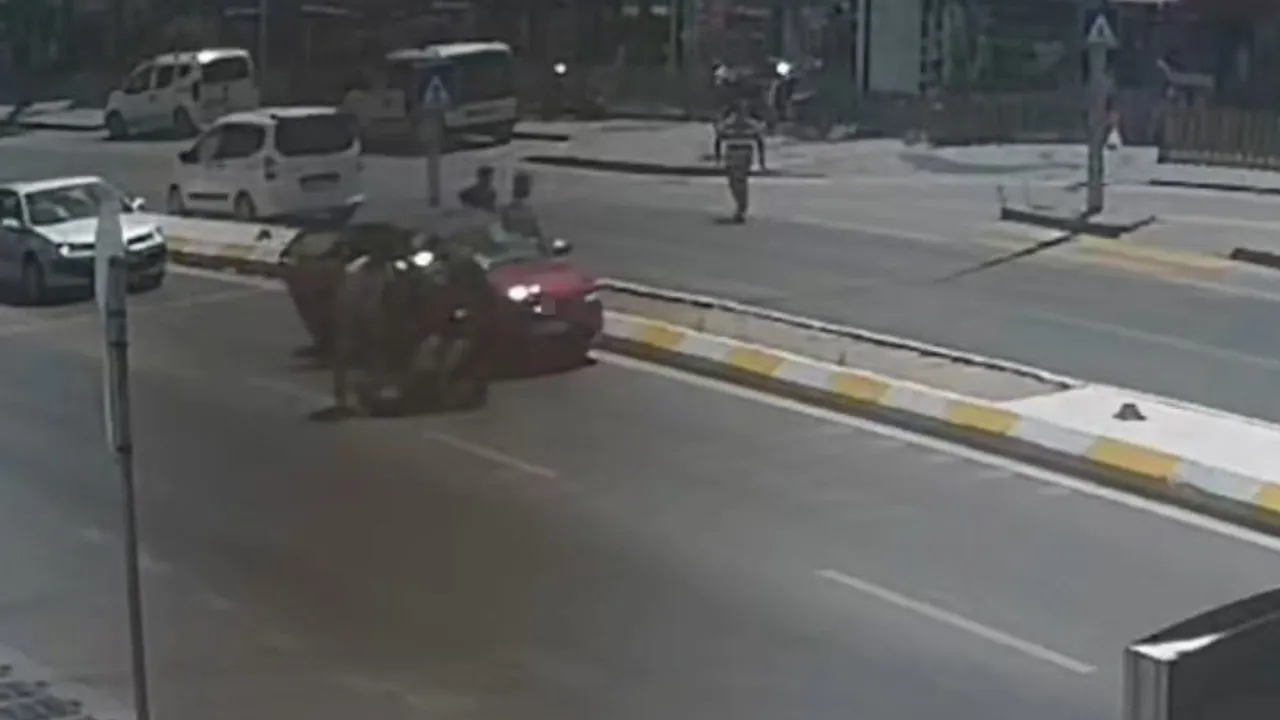 Edirne'de Ayşekadın mevkisinde otomobilin çarptığı yaya hastaneye kaldırıldı