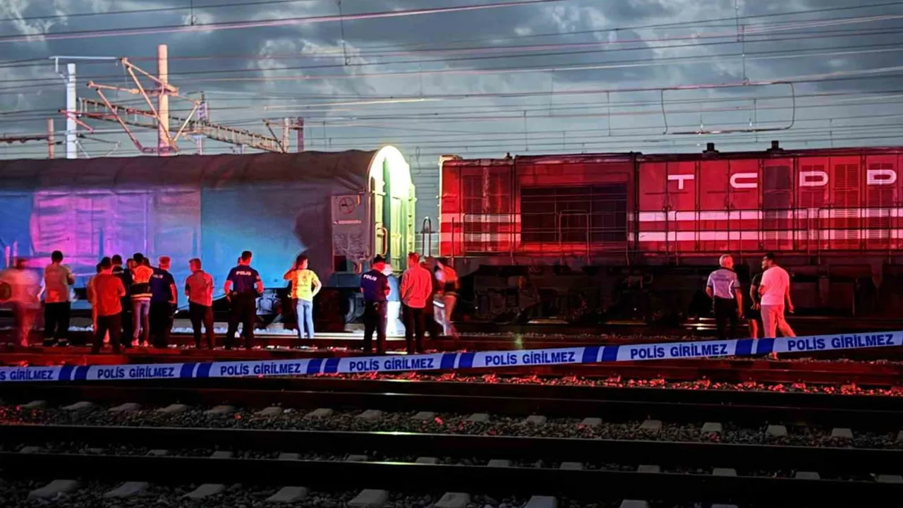 Edirne tren garında vagon üstünde akıma kapılan işçi yaşamını yitirdi