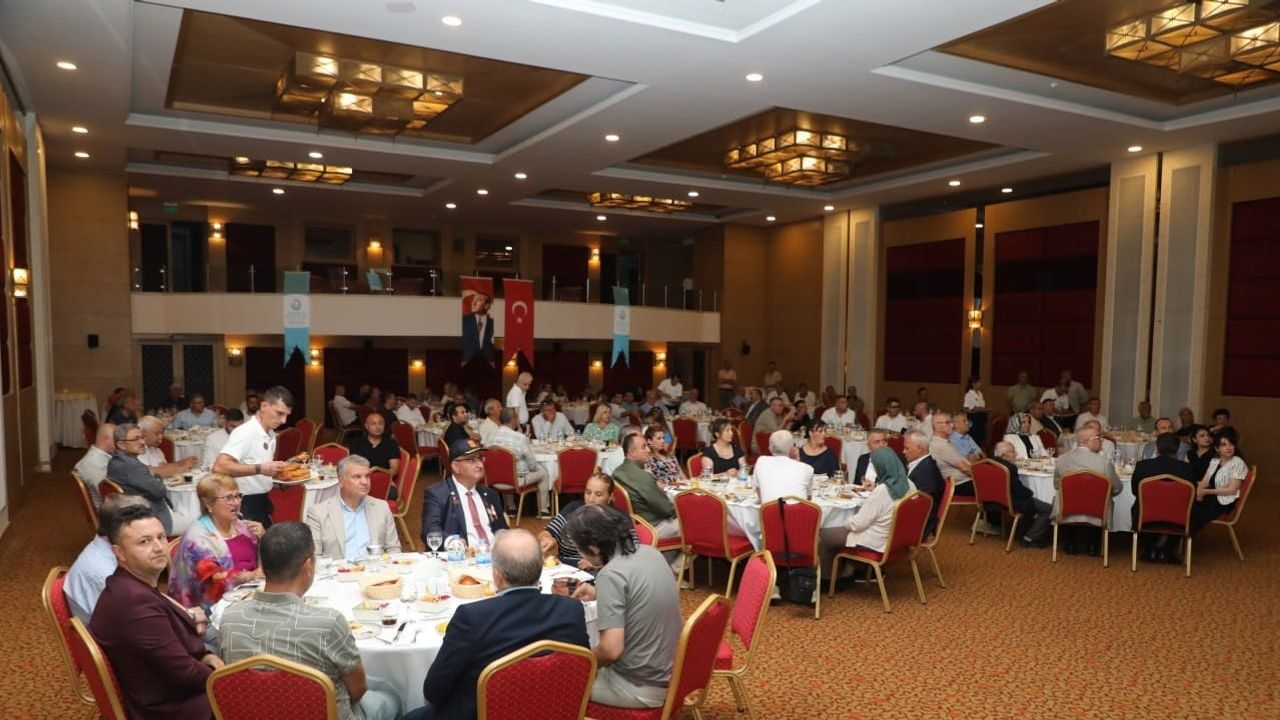 Edremit'te hizmete teşekkür: kaymakam Ahmet Odabaş için vefa gecesi