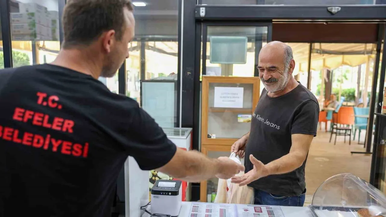 Efeler'de efe ekmek uygulaması hane bütçelerine nefes aldırıyor