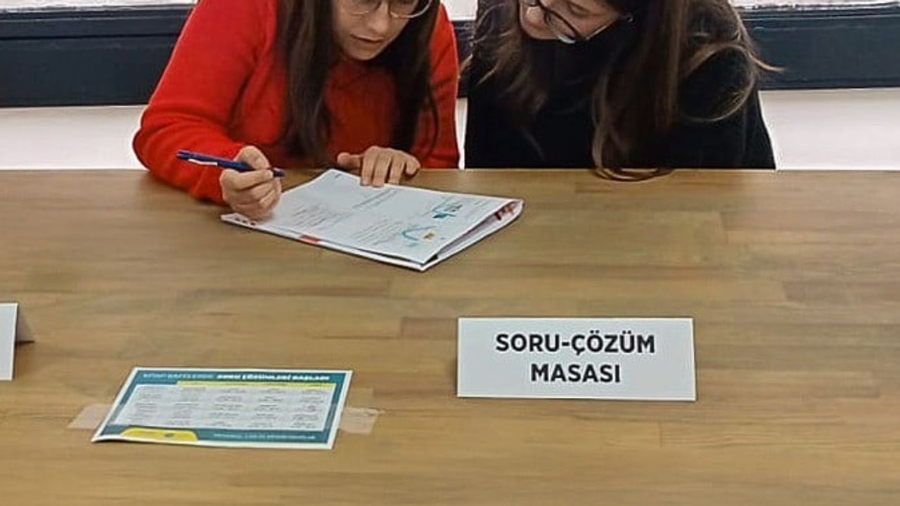Efeler'den sınava hazırlanan gençlere ücretsiz destek ağı