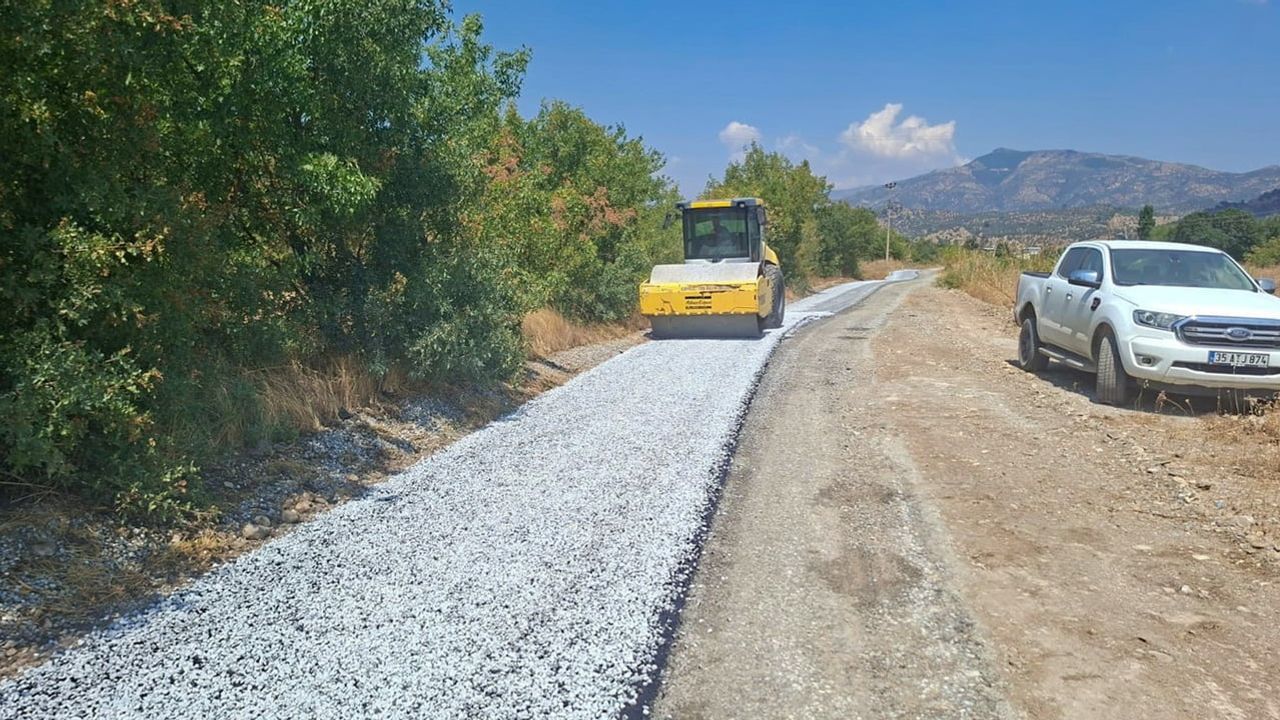Efeler'den üreticilere yol desteği: Kuyucular'da tarım yolları asfaltlandı