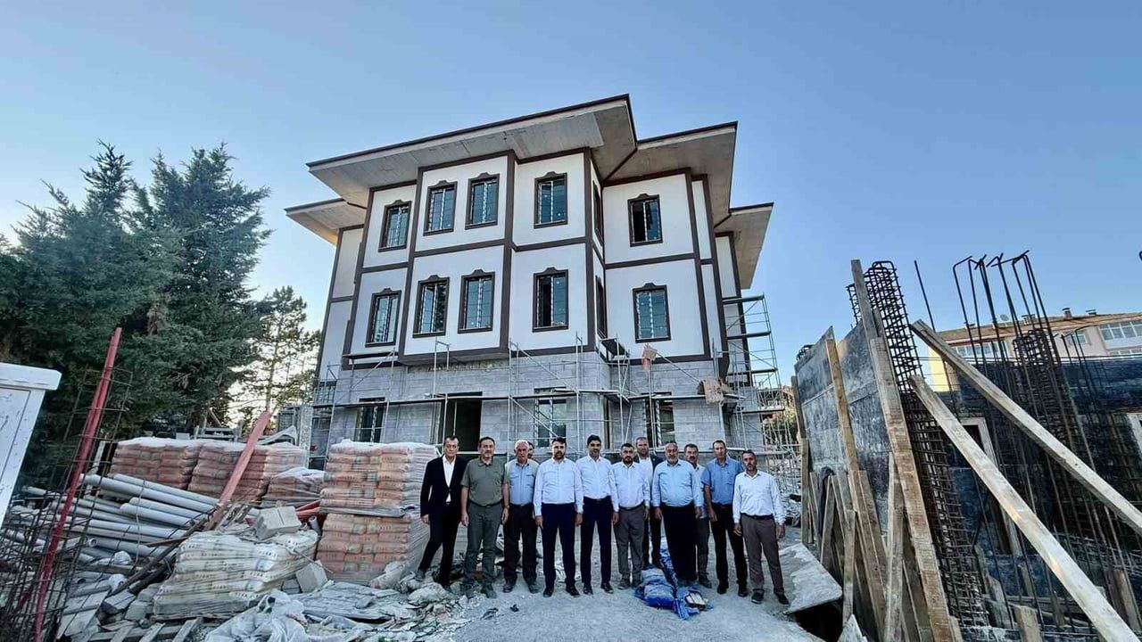Eflani yeni hükümet konağı ve ilçe emniyet amirliğiyle hizmete hazırlanıyor