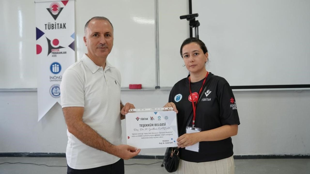 Eğitimde yapay zekâ becerileri için dört günlük öğretmen akademisi tamamlandı