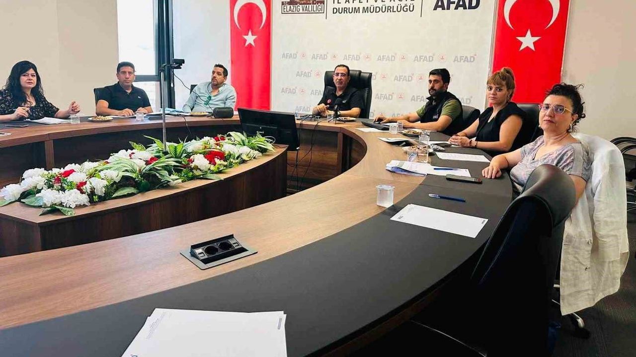 Elazığ'da afet risk azaltma planı için kurumlar bir araya geldi